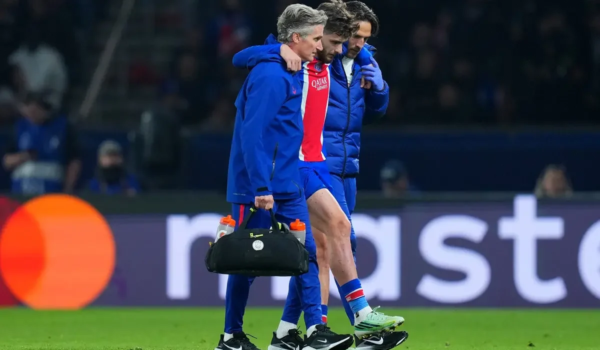 Khvicha Kvaratskhelia fue operado tras su grave lesión en PSG y Luis Enrique descartó buscar un reemplazante