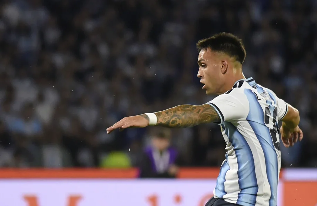 Argentina abrió la cuenta con Lautaro Martínez tras rebote de un penal malogrado