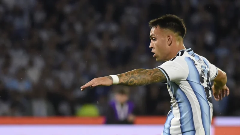Argentina abrió la cuenta con Lautaro Martínez tras rebote de un penal malogrado