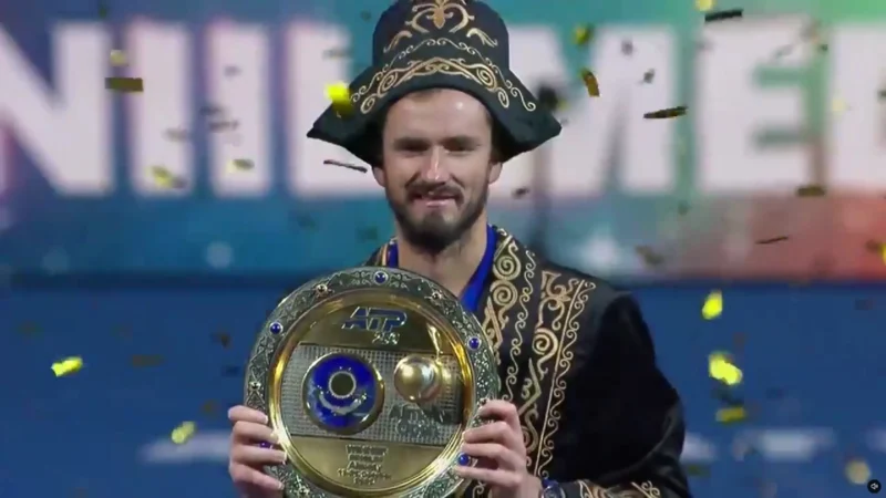Daniil Medvedev ganó el Almaty Open y logró el primer bicampeonato de su carrera