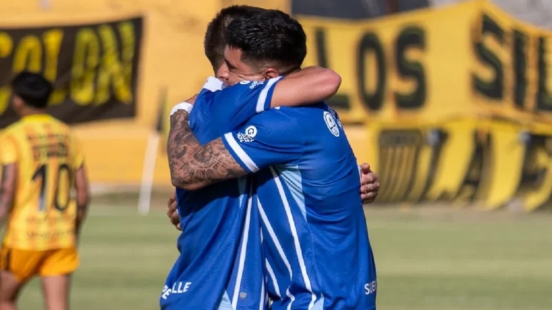 Godoy Cruz goleó a Mitre y todavía lucha por el primer puesto