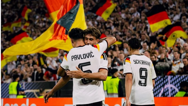 Alemania logró la primera victoria con Jürgen Klopp imponiéndose 2-0 ante Serbia