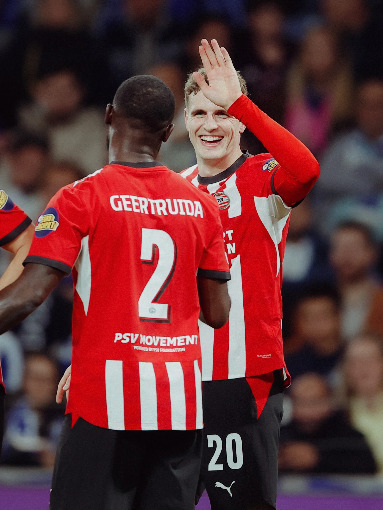 PSV justificó su dominio y se puso en ventaja ante Porto