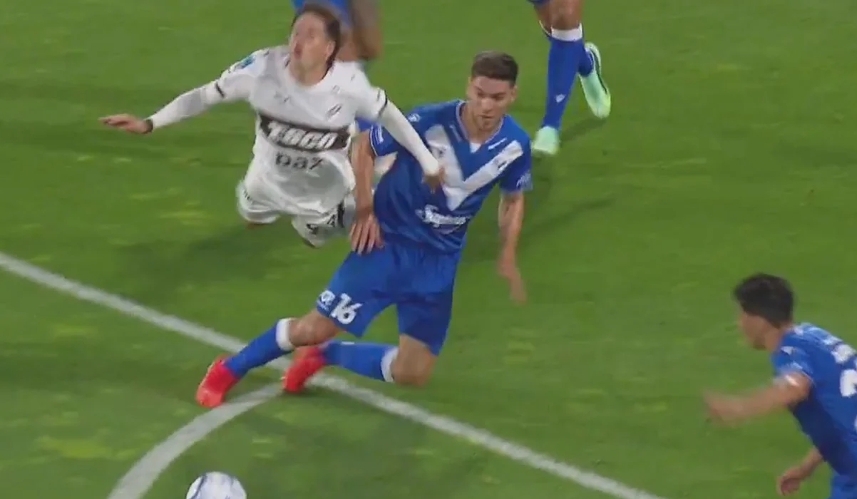 Platense tuvo penal polémico y Vélez celebró el yerro de Lagos