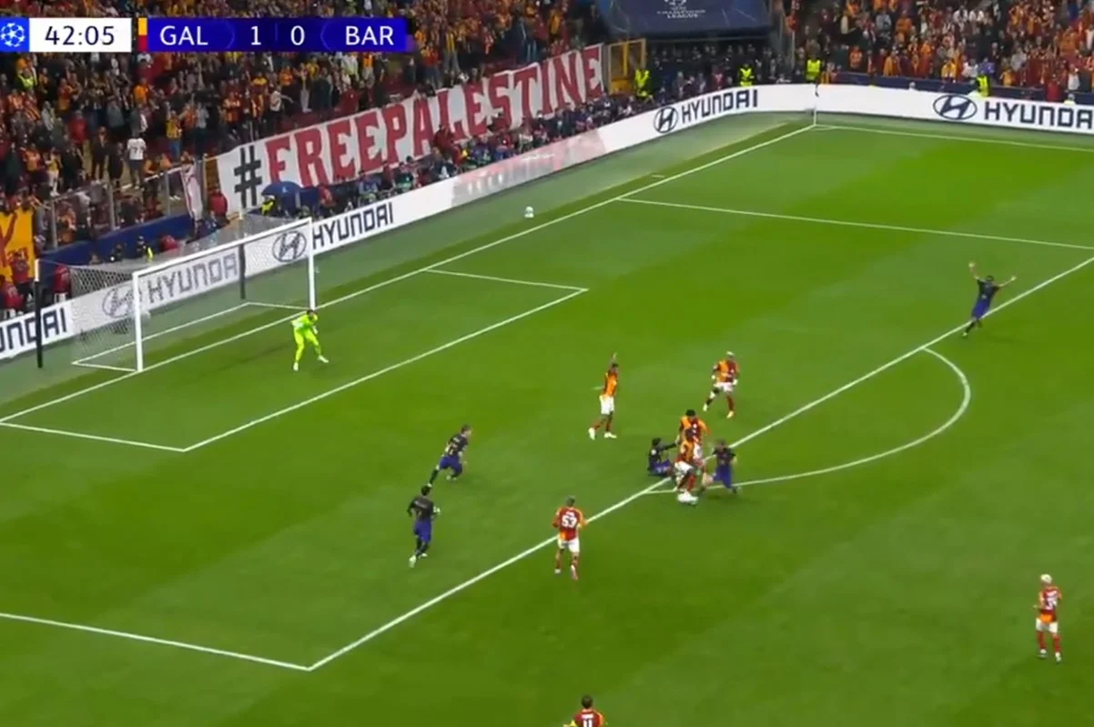 ¿No hubo offside en el gol de João Cancelo en Galatasaray – Barcelona?