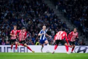 PSV aprovechó su momento y venció a Porto en Portugal