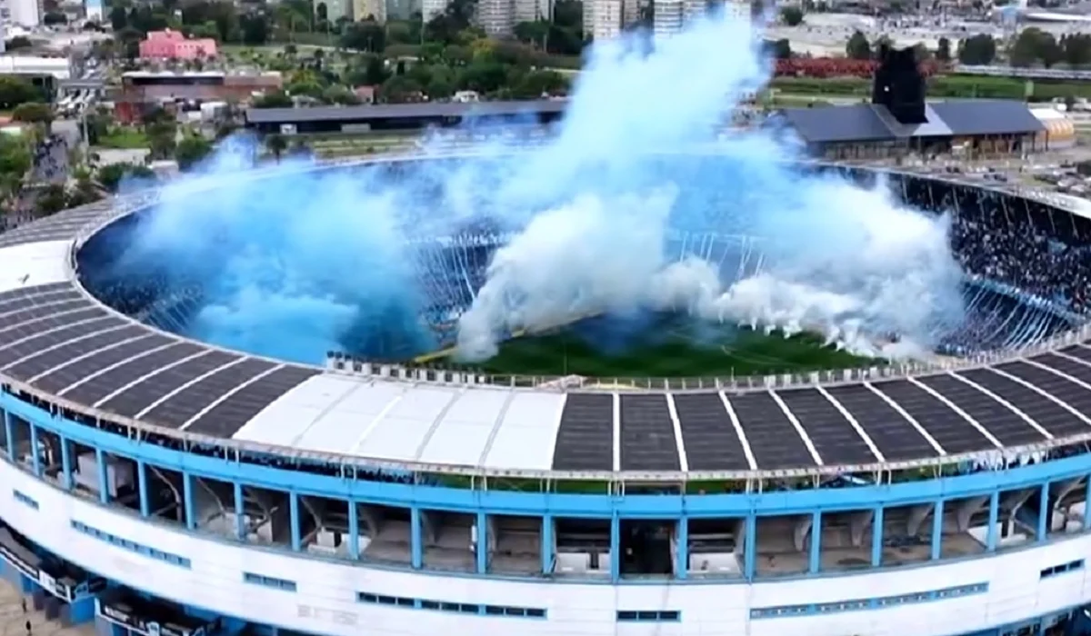 Formidable recibimiento de Racing en el clásico ante Independiente