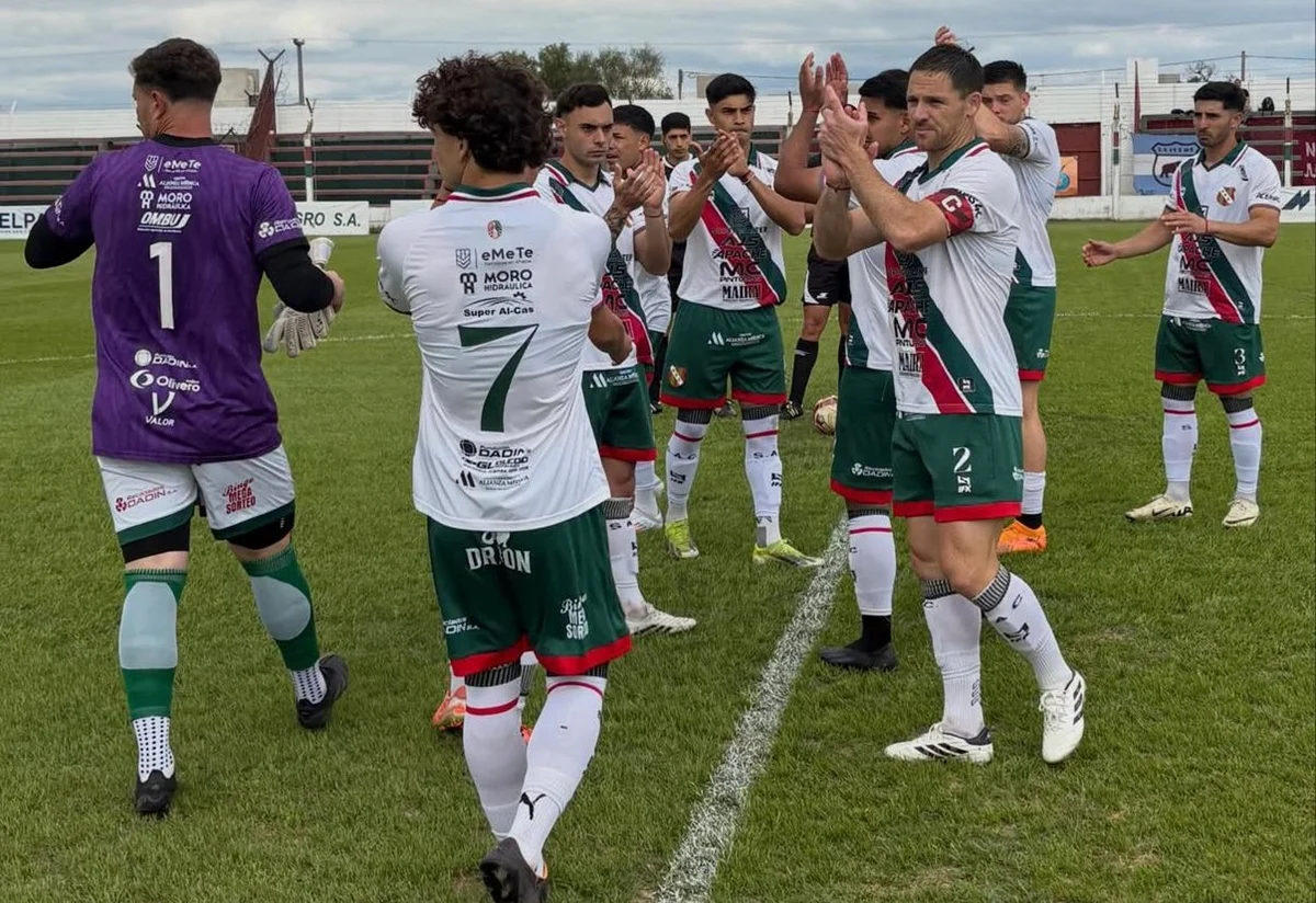 Sportivo Las Parejas dio la nota y eliminó a Defensores en Ramallo
