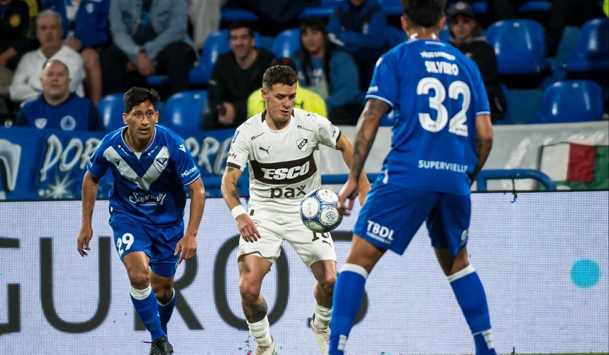 Vélez y Platense empataron en un partido muy intenso