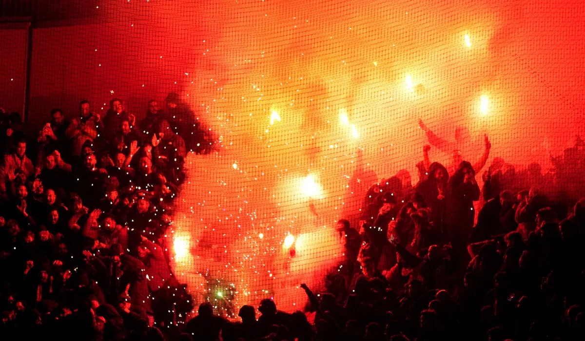 Hubo 60 ultras detenidos tras una gresca entre Hajduk Split y Ajax