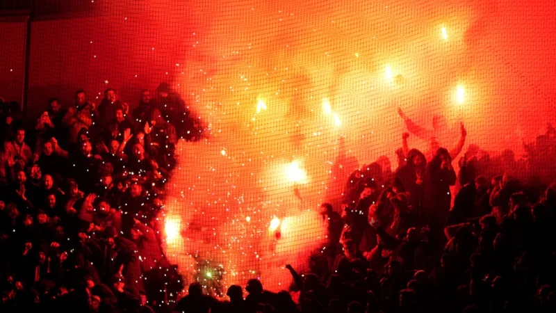 Hubo 60 ultras detenidos tras una gresca entre Hajduk Split y Ajax