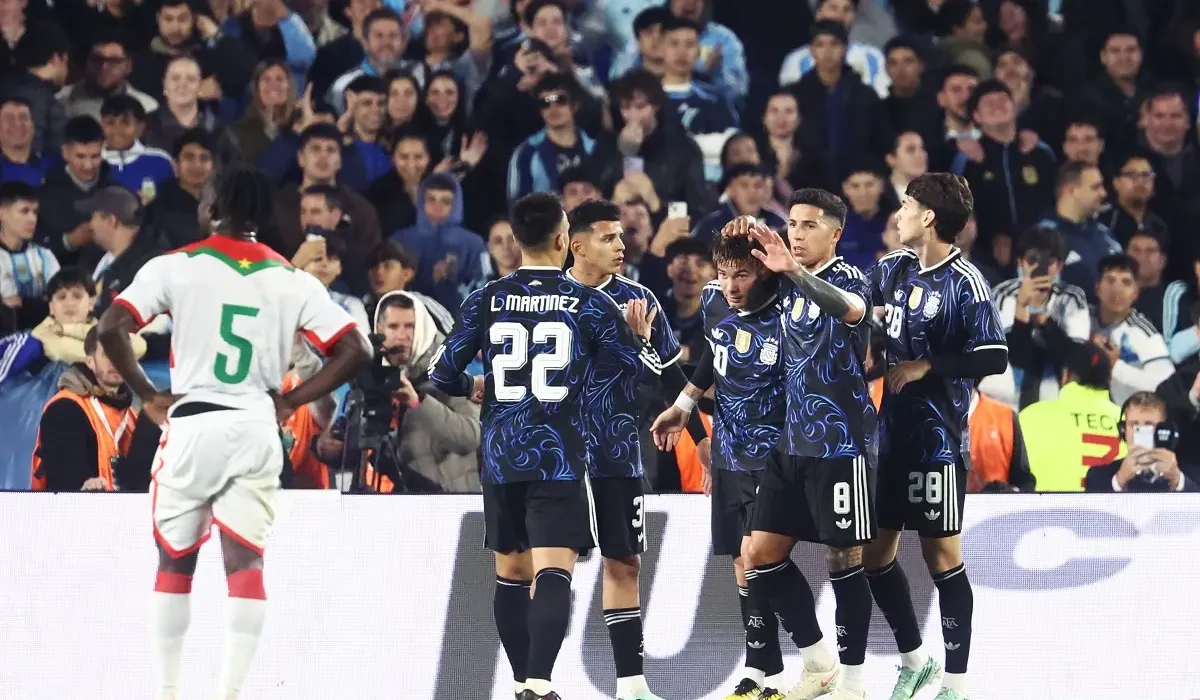 Argentina goleó 7-0 a Burkina Faso en un amistoso tan particular como bizarro