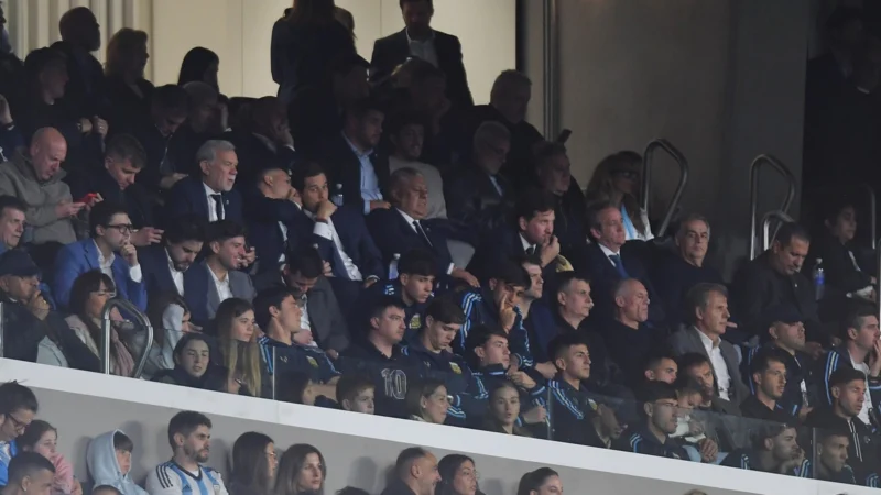 El Monumental volvió a cantar contra Chiqui Tapia tras finalizar la despedida de Lionel Messi en Argentina