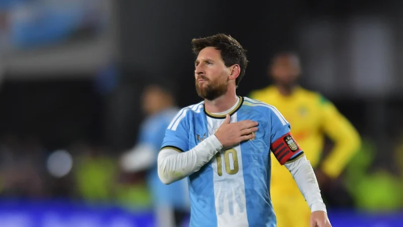 Lionel Messi se convirtió en el primer doctor honoris causa en marcar un gol con la Selección Argentina