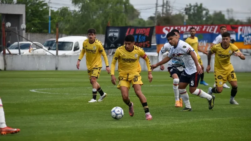 Armenio y Comunicaciones no se sacaron ventajas en un discreto empate en Ingeniero Maschwitz