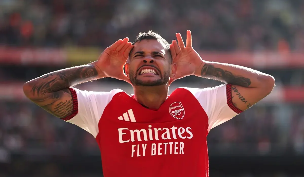 Arsenal reaccionó, le ganó a un buen Leeds y alcanzó al Manchester City en la cima de la Premier League