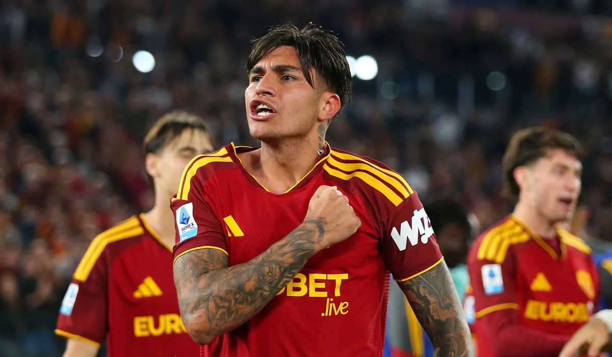 Roma le ganó a Genoa y se mantuvo como escolta de Inter
