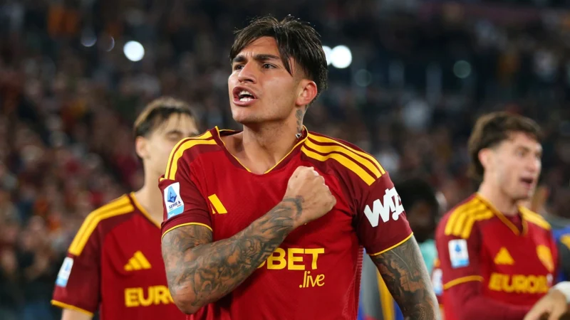 Roma le ganó a Genoa y se mantuvo como escolta de Inter