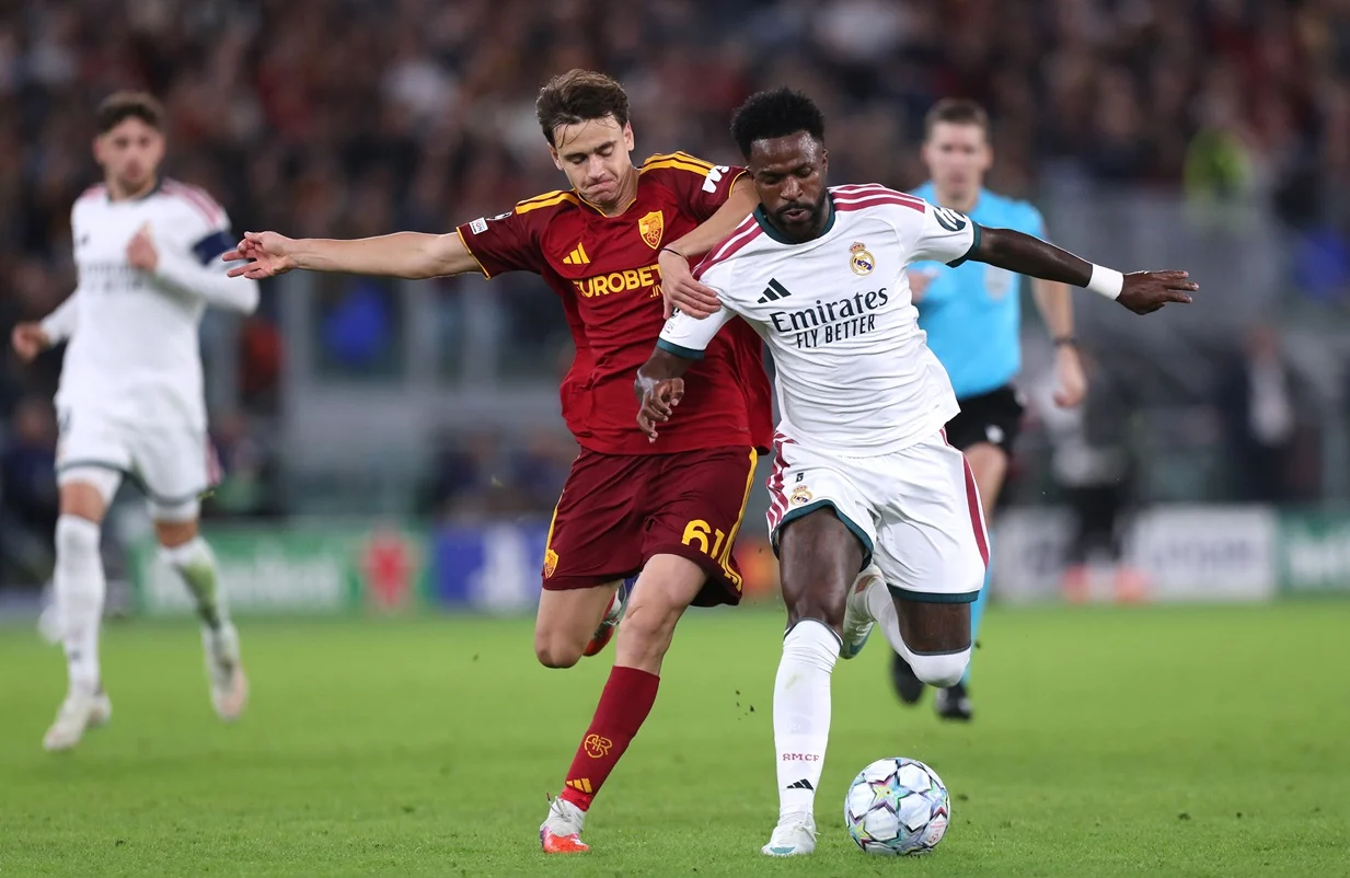 Mourinho sacó a Vinicius y se fue silbado en Roma – Real Madrid