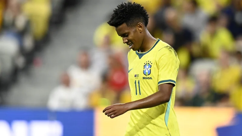 Estevão marcó un golazo y lleva seis en nueve partidos con la Selección de Brasil