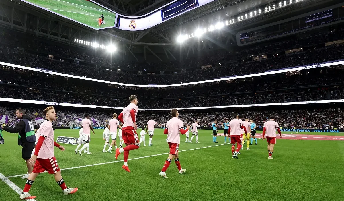 Hinchas del Real Madrid estallaron contra Tebas, Laporta y Negreira con cánticos en el Bernabéu