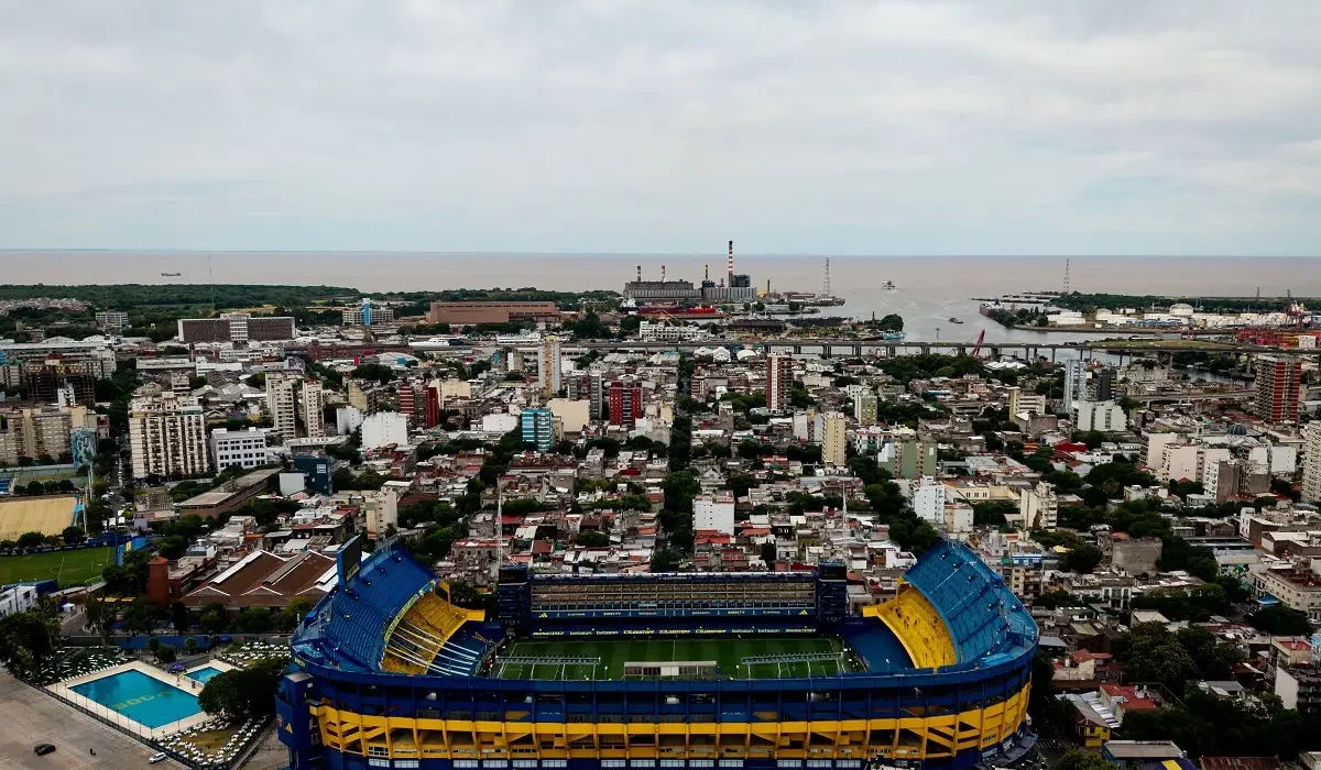Eduardo Bolsonaro, hijo de Jair, criticó a Boca y a La Bombonera: “Tiene mal olor”