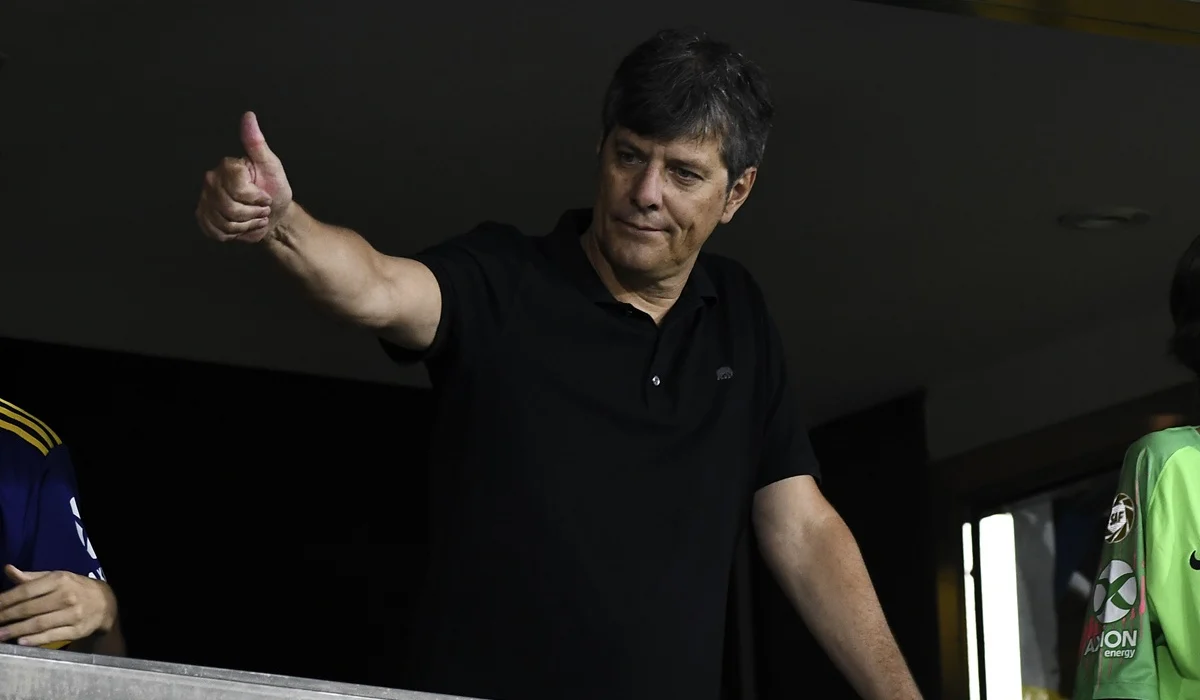 Mario Pergolini fue crítico del Fútbol Argentino y aseguró que Chiqui Tapia le “llenó la cara de dedos”