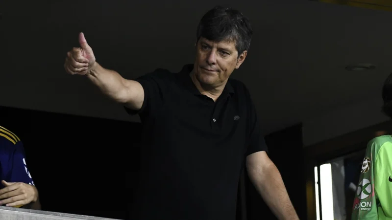 Mario Pergolini fue crítico del Fútbol Argentino y aseguró que Chiqui Tapia le “llenó la cara de dedos”