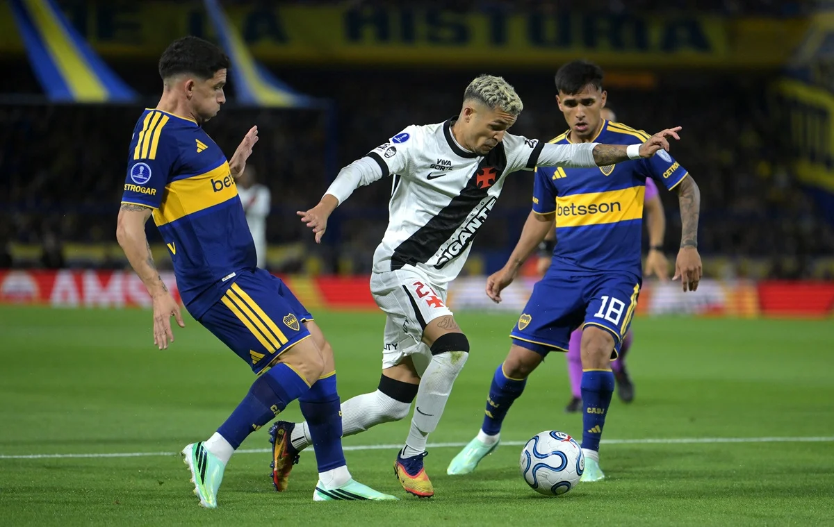 Vasco se adelantó en La Bombonera con el cabezazo goleador de Adson
