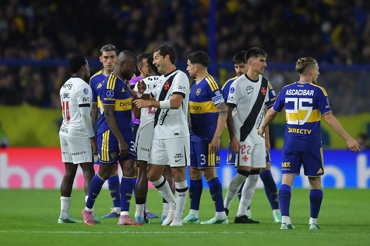 Vasco logró un triunfazo en La Bombonera y complicó la serie de Sudamericana para Boca, que mereció algo más