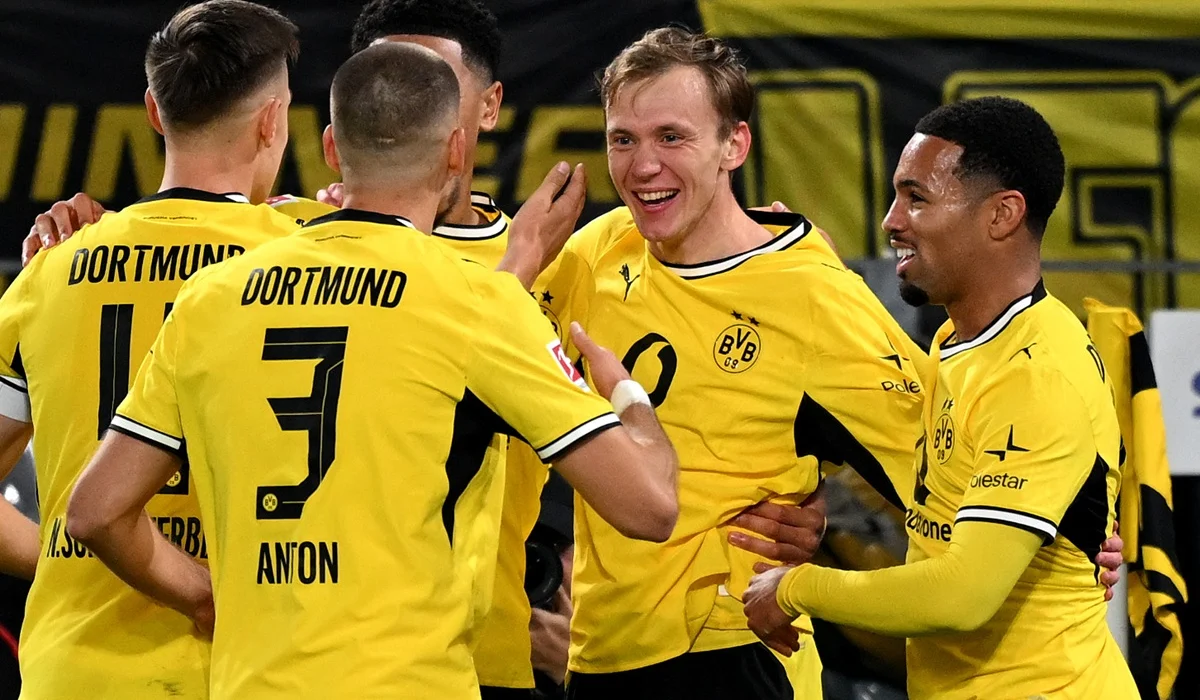 Borussia Dortmund derrotó a Frankfurt y mantuvo la cima en Bundesliga