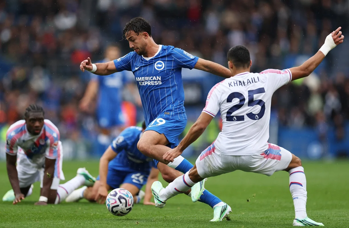 Brighton arrasó con 3 goles en 10 minutos al Crystal Palace