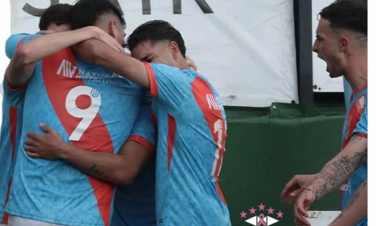 Arsenal se lo dio vuelta a San Martín de Burzaco en una ráfaga y no se baja de la pelea