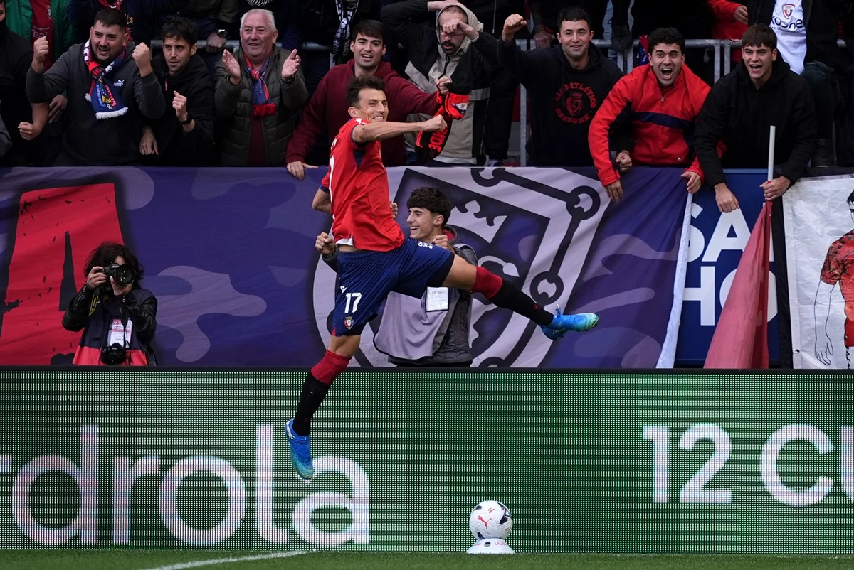 Ante Budimir anotó de penal y quedó a 3 goles de los 100 con Osasuna