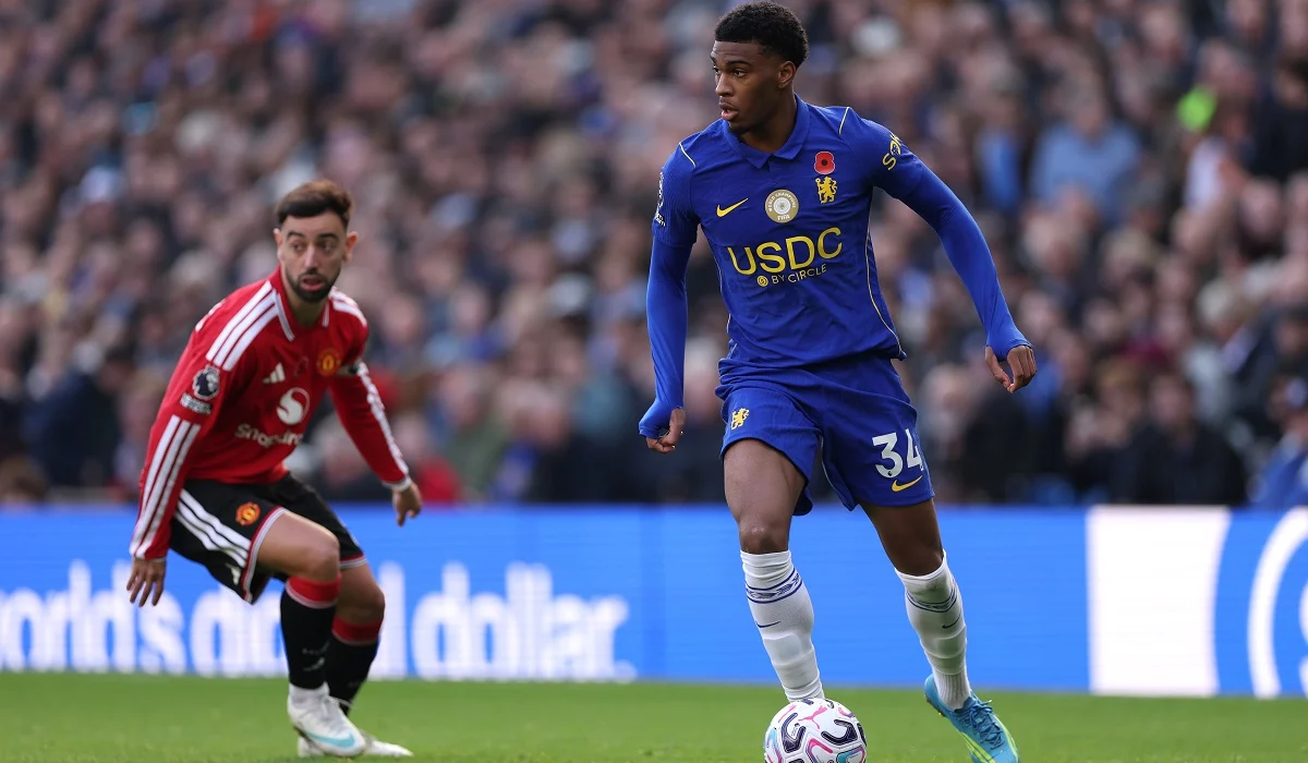 ¿Por qué Chelsea y Manchester United lucen una amapola roja en sus camisetas?