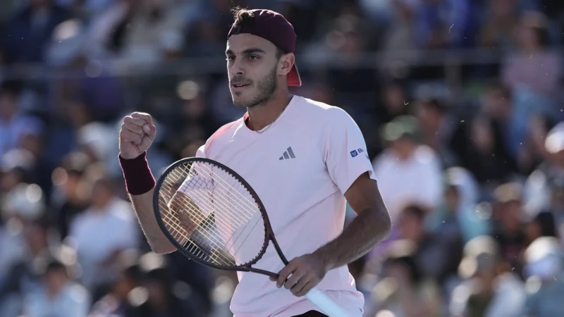 Francisco Cerúndolo se estrenó con triunfo en el Masters de Shanghái