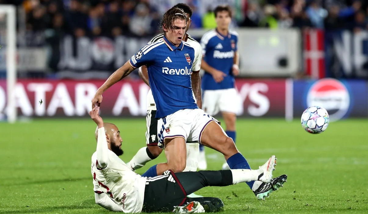 Nico Paz brilló en una hora ante Manchester United con doblete y una asistencia