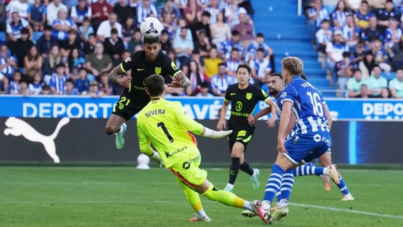 Cuti Romero jugó de 9 en el final y marcó su primer gol en Atlético de Madrid ante Alavés