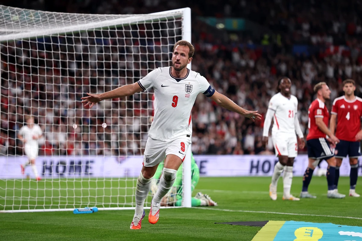 Inglaterra goleó con doblete de Harry Kane y quedó al borde de los cuartos de final de la UEFA Nations League