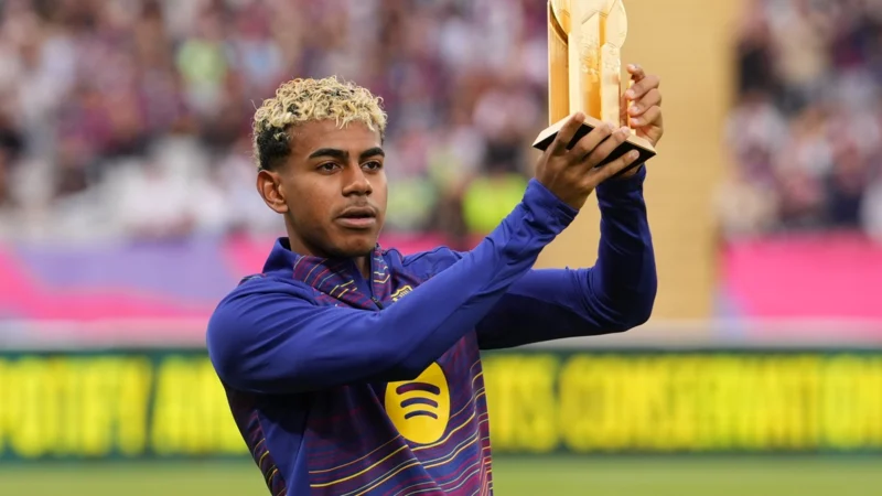 Lamine Yamal ganó por tercer año consecutivo el Trofeo Kopa