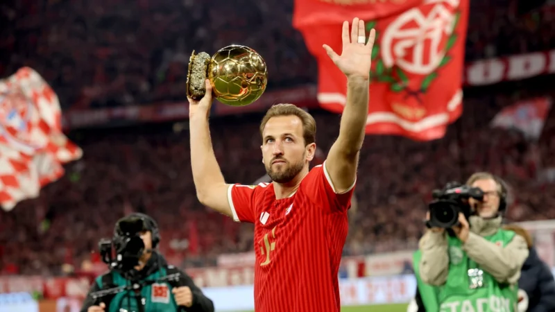 Harry Kane mostró su Balón de Oro en la previa del Bayern Munich – Borussia Dortmund