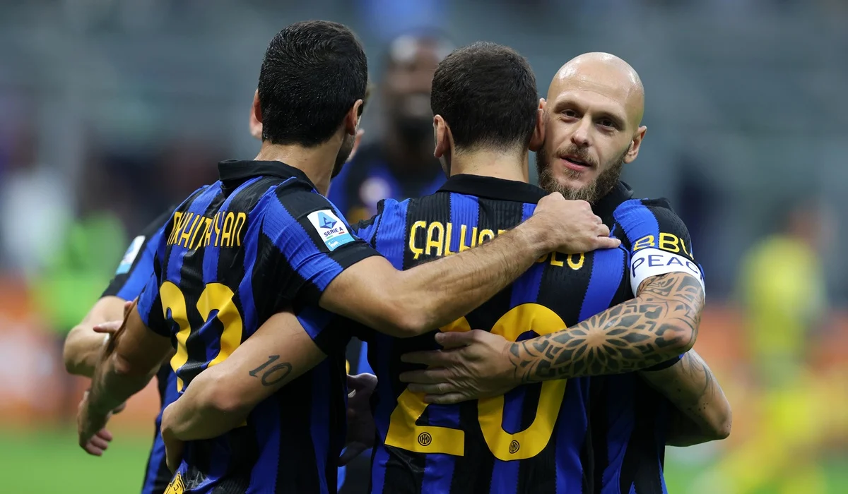Inter goleó a Parma con una ráfaga en la primera mitad y es único líder de la Serie A
