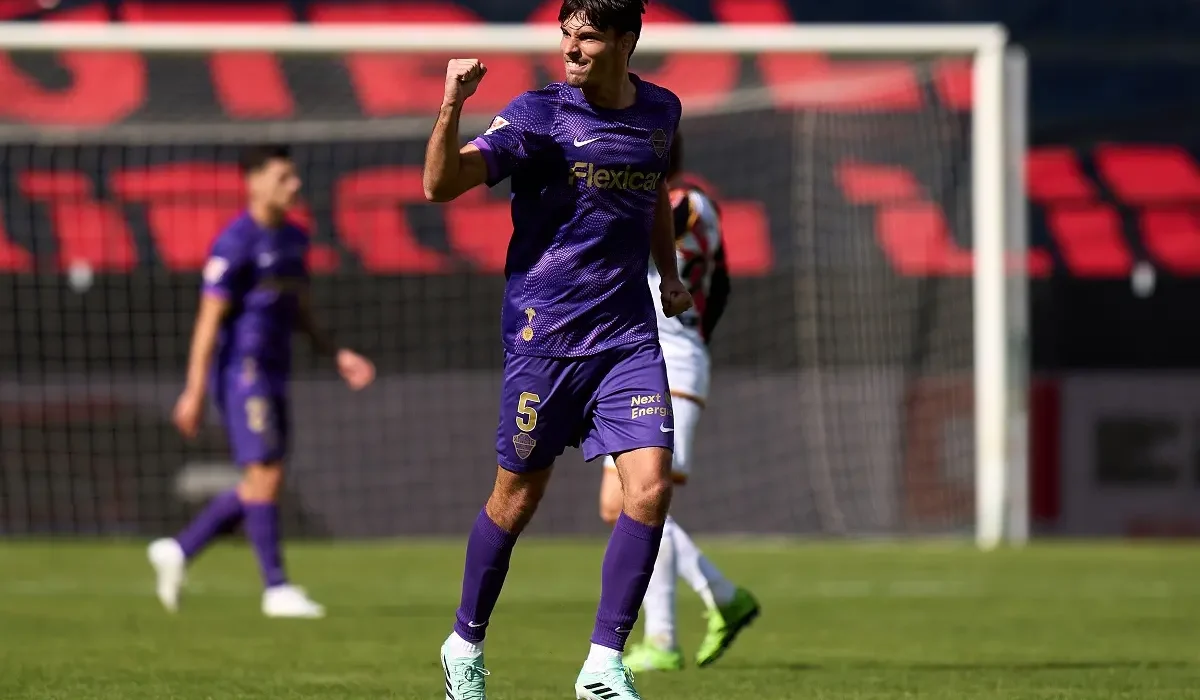 Federico Redondo festejó de penal para el Elche y anotó su primer gol en La Liga