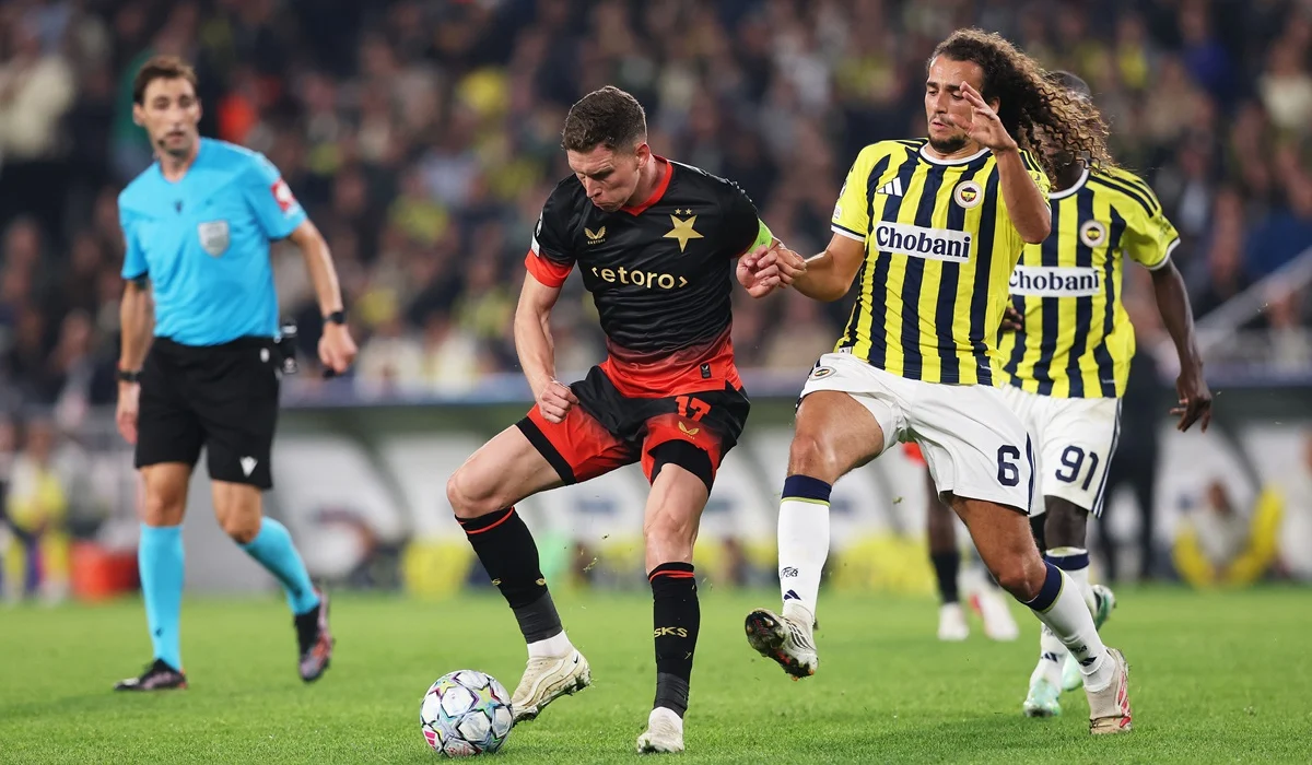 Slavia Praga rescató un empate impensado ante Fenerbahce