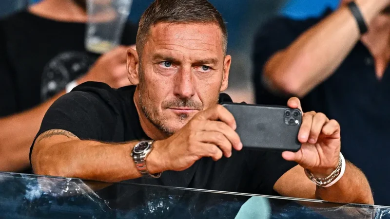 Francesco Totti: «En cierto sentido morí cuando dejé la Roma y ahora no llaman hace 6 o 7 años»