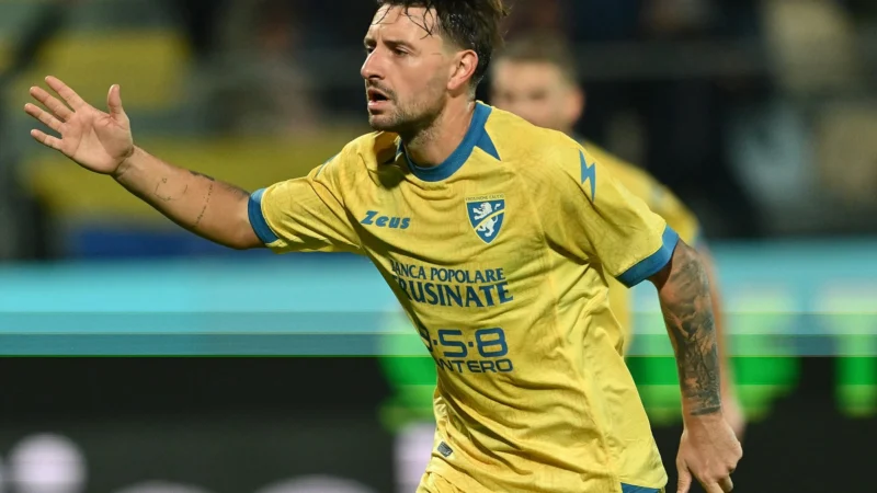 Frosinone sigue imparable en su casa y goleó a Lecce por Serie A