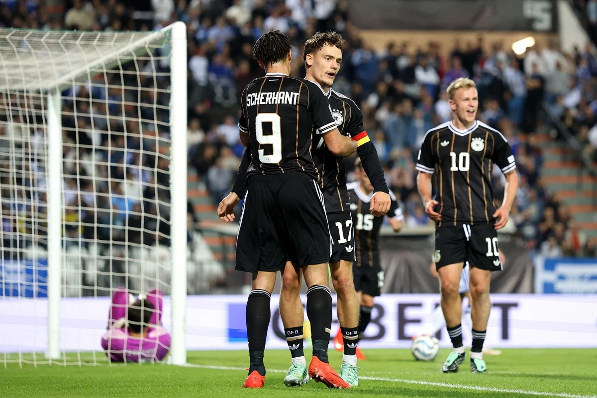 Polémico gol anulado a Burkardt en Grecia – Alemania
