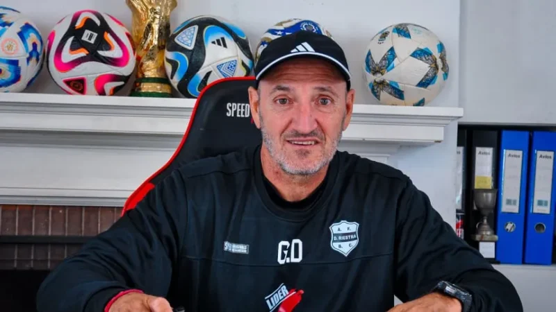 Guillermo Duró presentó la renuncia en Deportivo Riestra tras la derrota en Córdoba