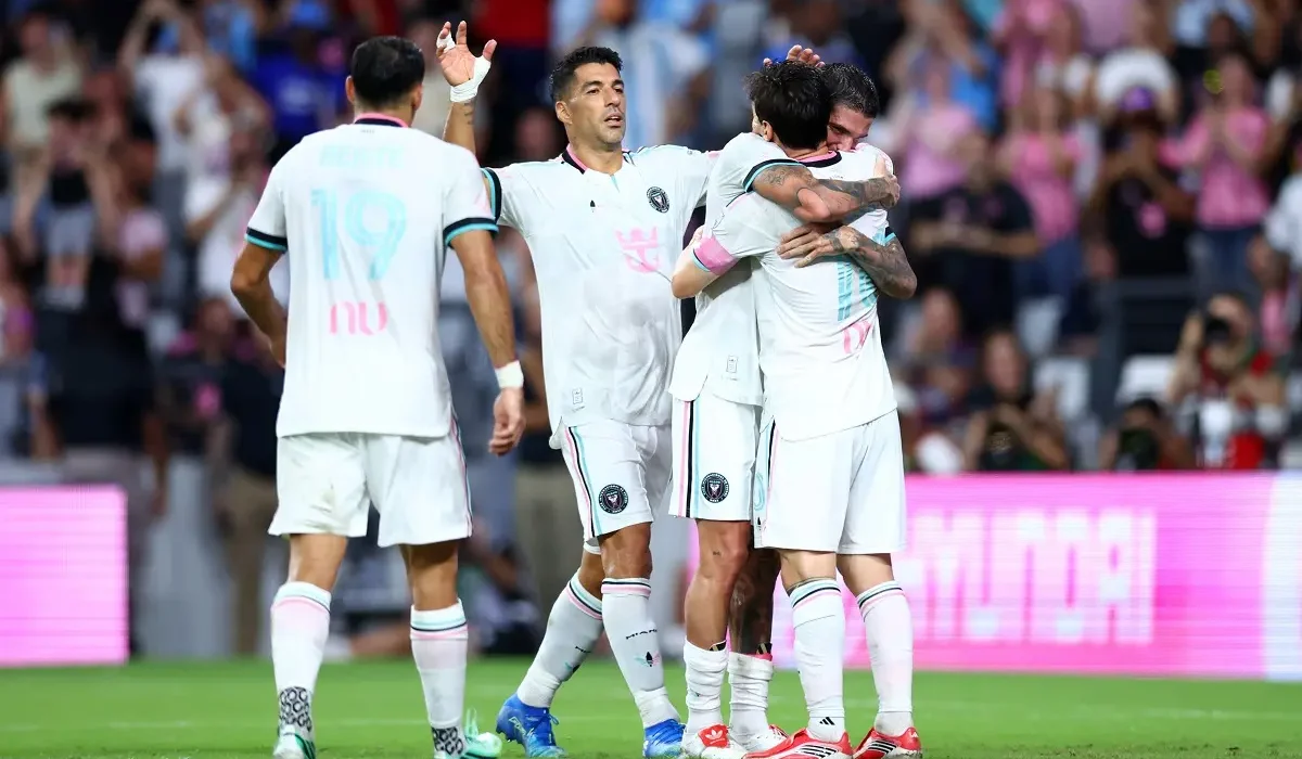 Inter Miami le ganó a New York City con gol de De Paul y asistencia de Messi y aseguró su lugar en los playoffs