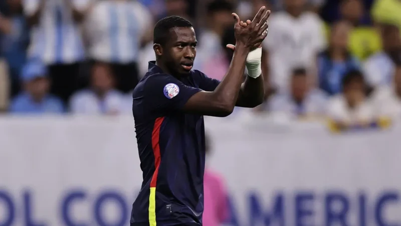 ¡Atento Huracán! Galíndez y Jordy Caicedo sumaron minutos en la derrota de Ecuador: ¿cómo les fue?